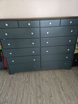 FREE DRESSER