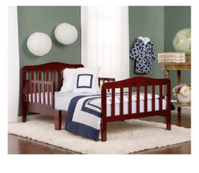 Dream on Me Classic Design Toddler Bed with simmons kids naturally mattress