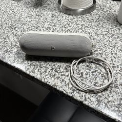 Beats Pill