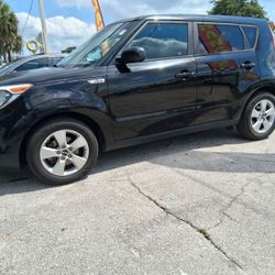 2017 Kia Soul 1.6  Automatic $5500 (OBO) (contact info removed)