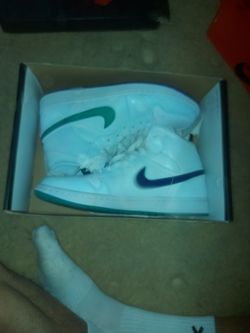 Jordan 1 Mid Se 8.5 $80 Firm