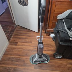 Spin Wave Mop Like New Comes With New Pads