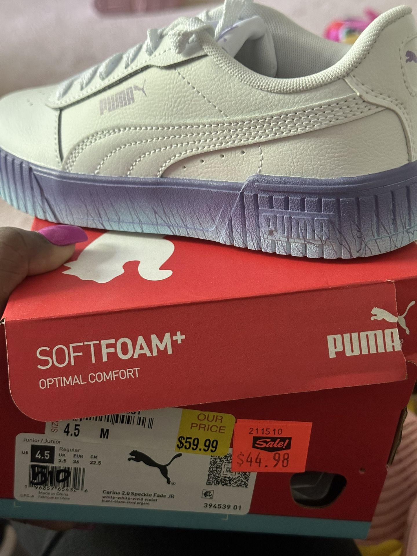 Girls Pumas Size 4,5