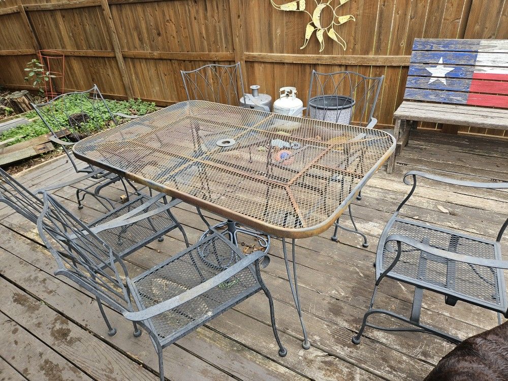 Outside Iron Table And Chairs 