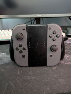 Nintendo Switch Joycons + Grip