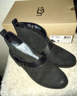 UGG woman winter black boots / new suede boots size 8