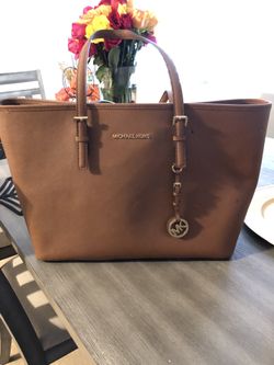 Michael kors purse......!!!!!