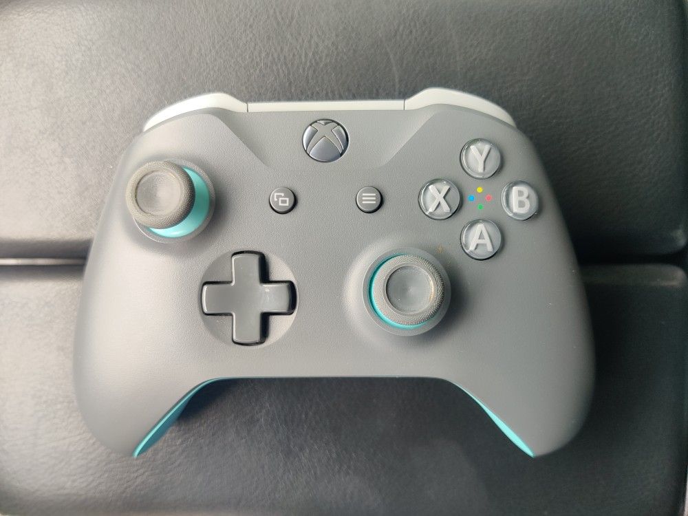 New Microsoft Xbox One Wireless Controller (Model 1708)