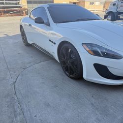 2013 Maserati Gran Turismo
