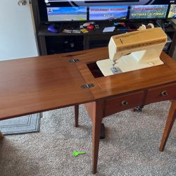 Singer Sewing Machine 