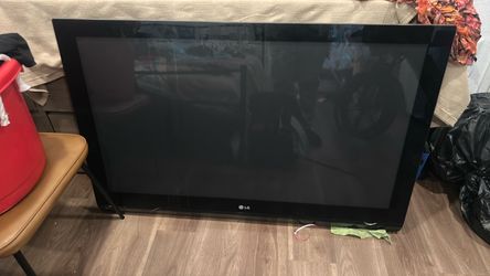 Older model LG Flat Screen TV