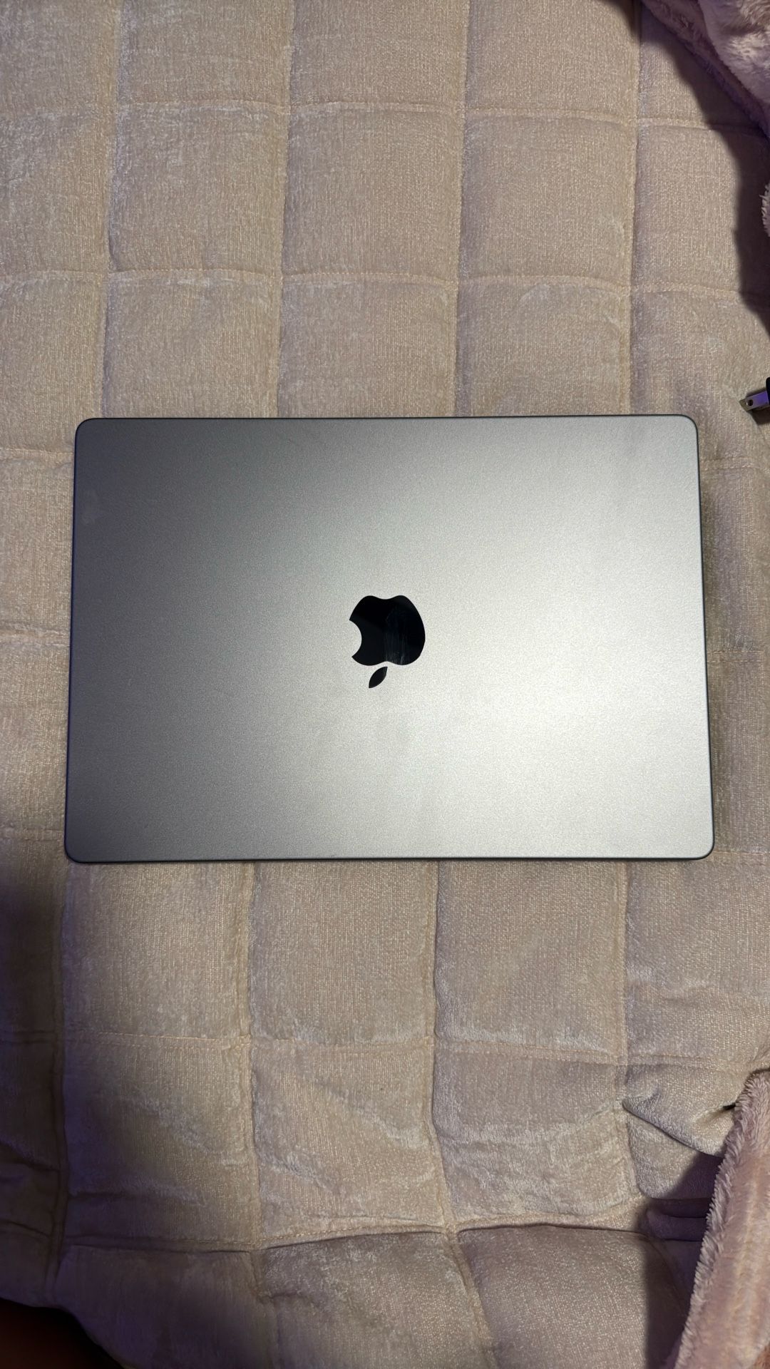 MACBOOK PRO 