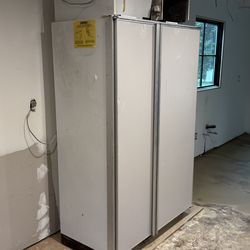 Free subzero refrigerator