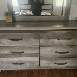 Dresser W/ Mirror 