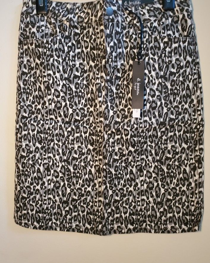 D Jeans Ladies Leopard Print Skirt Size 6