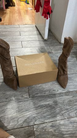 Tan boots size 7