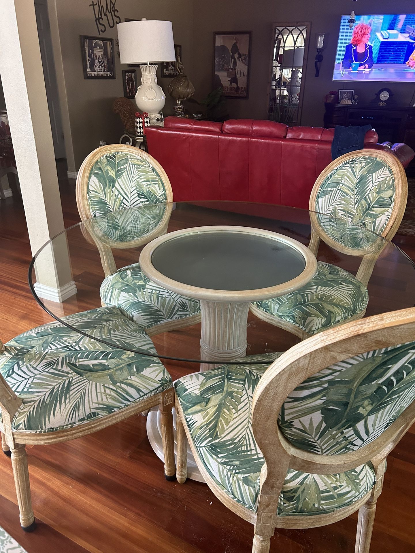 kitchen table and chairs