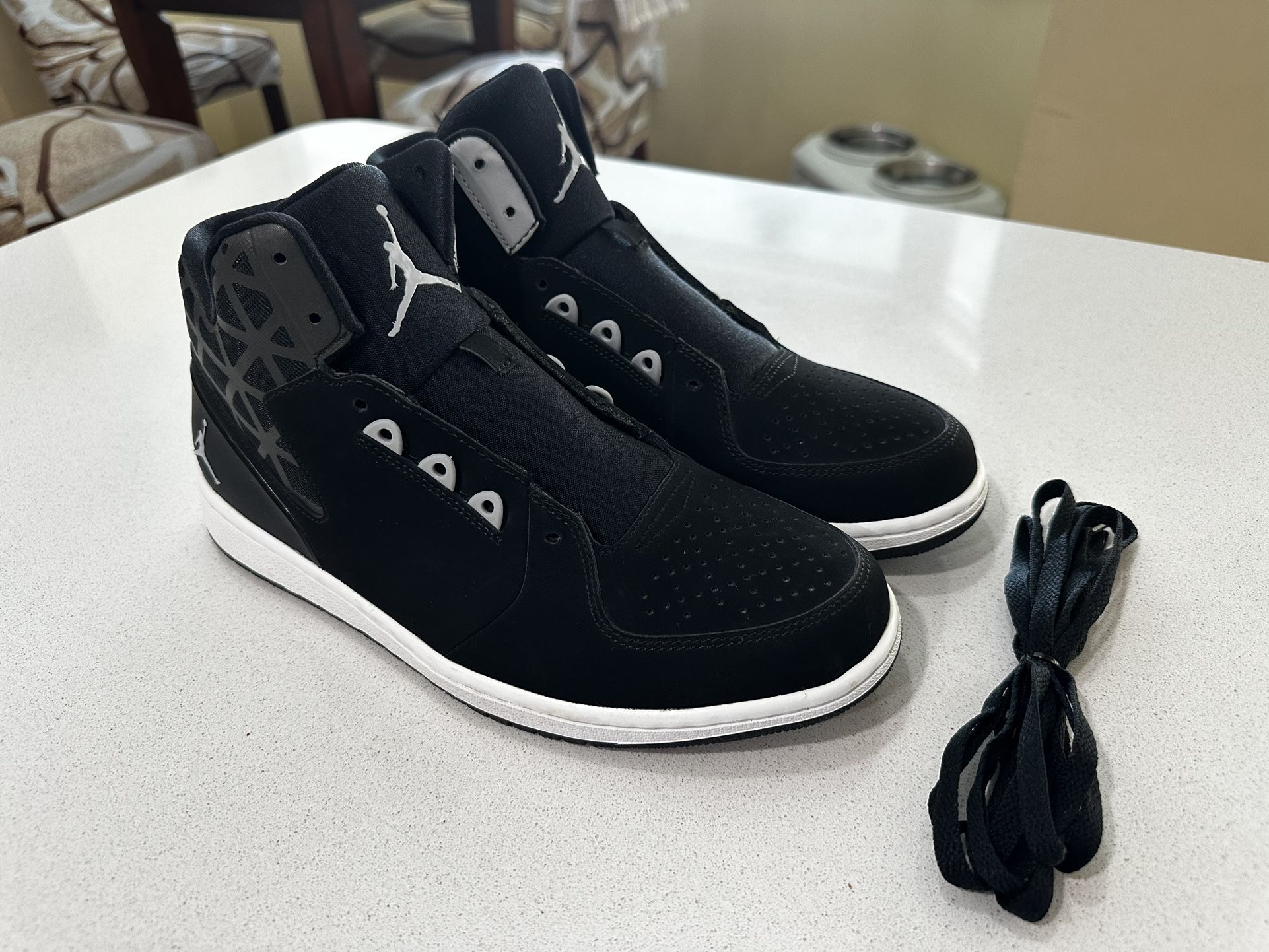 Nike Air Jordan 1 Flight 3 Men’s Basketball Shoes Style: 706954-002 Size 11.