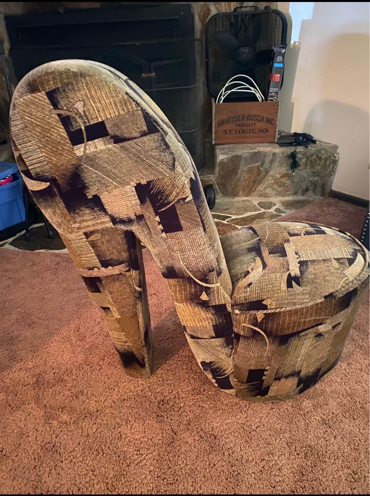 CUSTOM CHAIR 