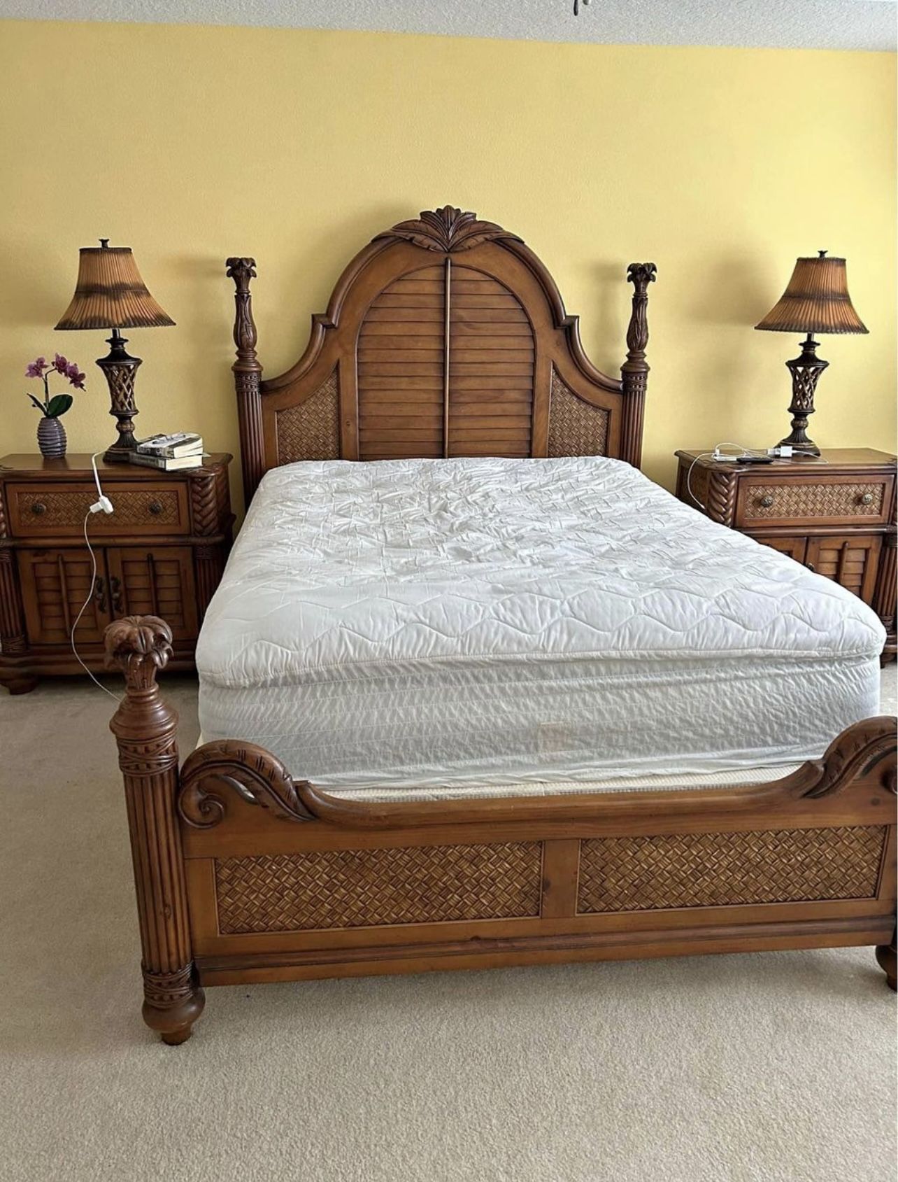 Florida Style Bedroom Set ( Deliver Available)