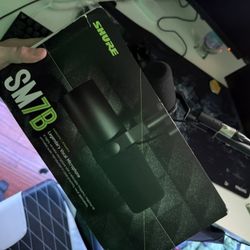 *AUTHENTIC* Shure SM7B