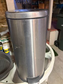 Trash can