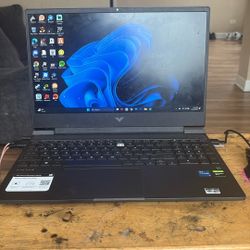 HP - Victus 15.6" 144Hz Full HD Gaming Laptop - Intel Core i5 - 8GB Memory - NVIDIA GeForce RTX 1650 - 512GB SSD - Mica Silver 