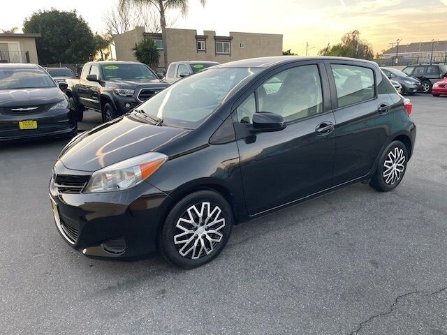 2012 Toyota Yaris 4 Door Hatchback LE