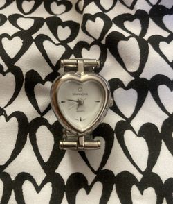 VINTAGE HEART SHAPED RING WATCH