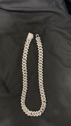 Moissanite chain