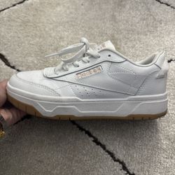 Women’s Reebok Sneakers Size 7.5