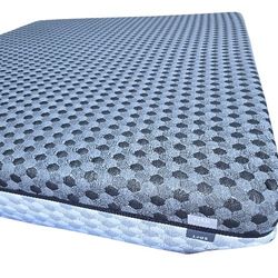 Layla Memory Foam Mattress, King, Like New, Reversible Soft or Firm