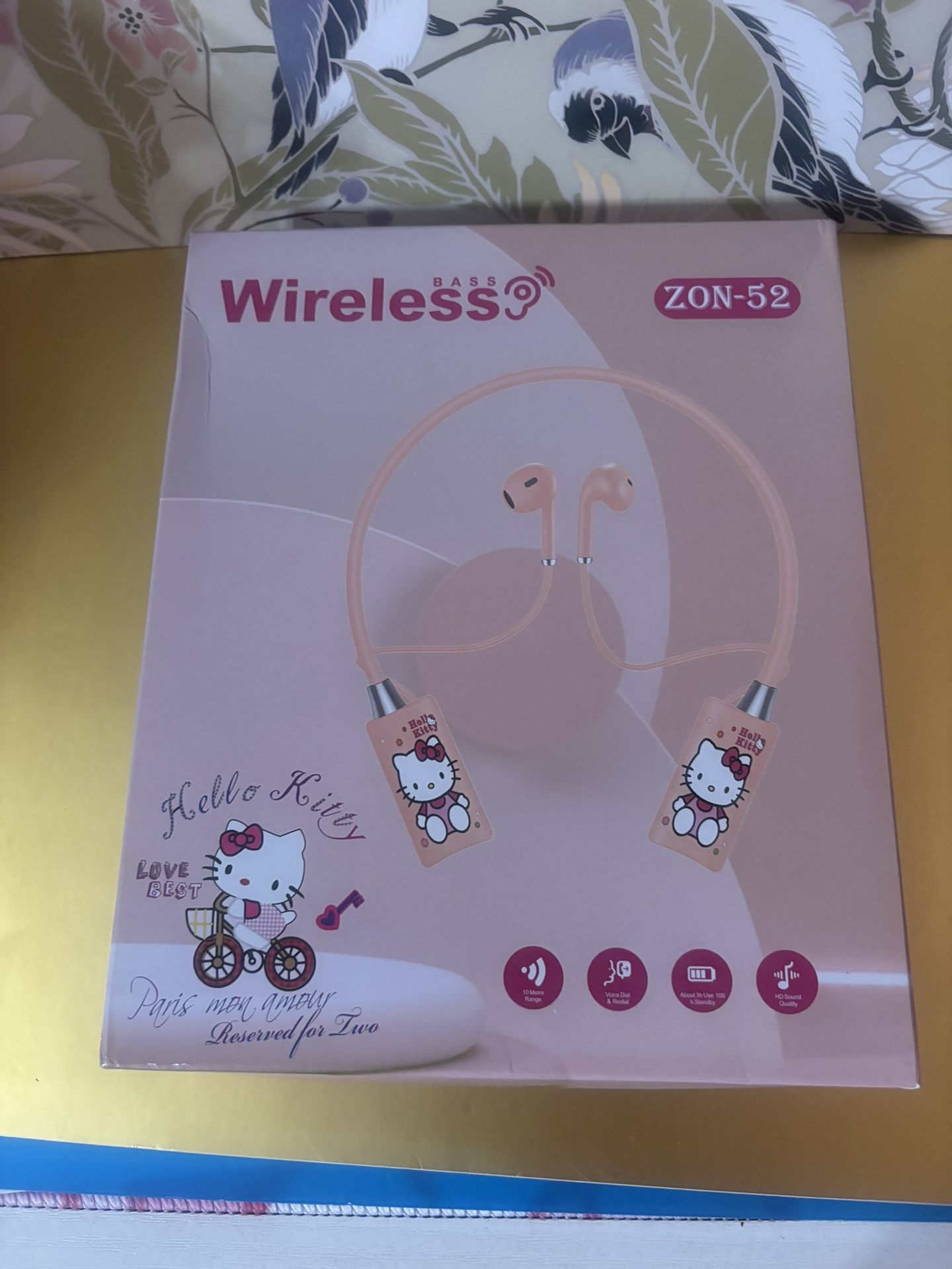 Hello Kitty Wireless Earbuds