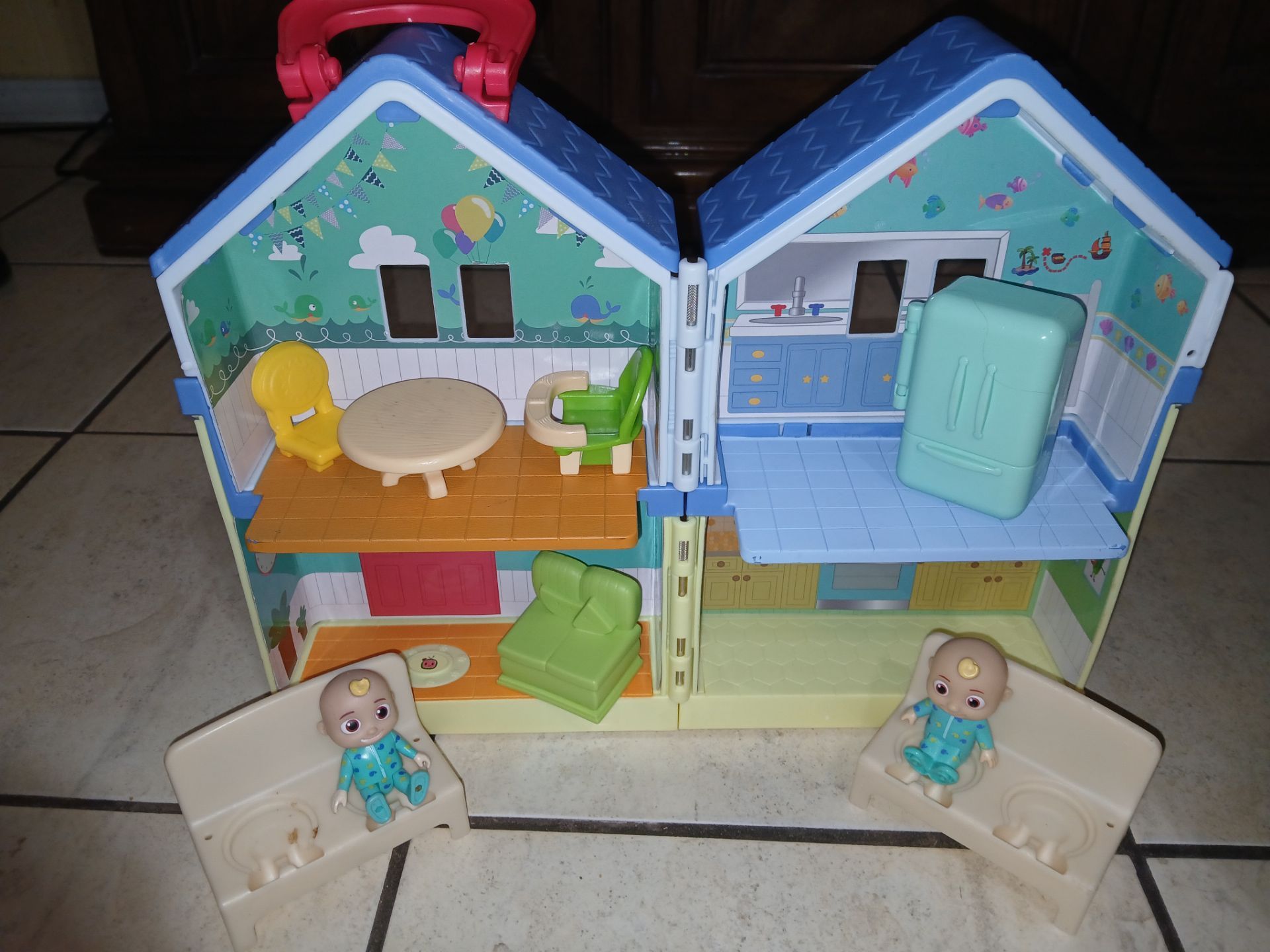 CocomelonPlayhouse with Little people. REDUCED!! $8
