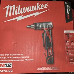 Milwaukee 2474-22 M12 12-Volt PEX Expansion Tool Kit with Case