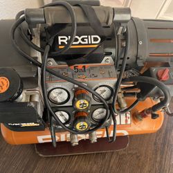 Ridgid TriStack 5Gallon Air Compressor