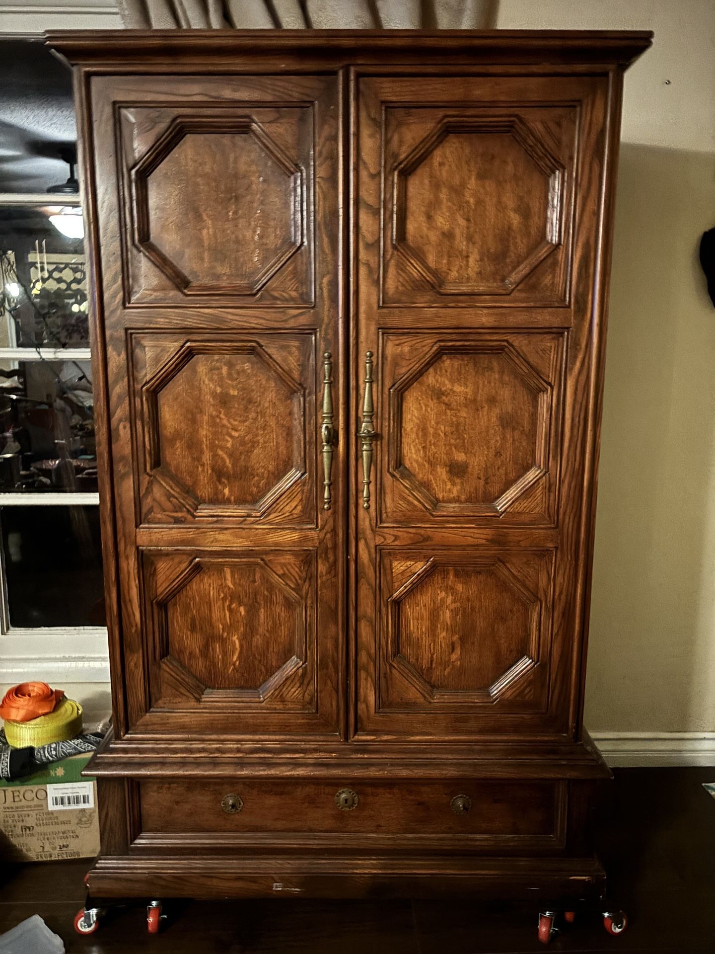 Beautiful Solid Wood Armor/Dresser