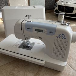 Brother CS7000i Sewing Machine 