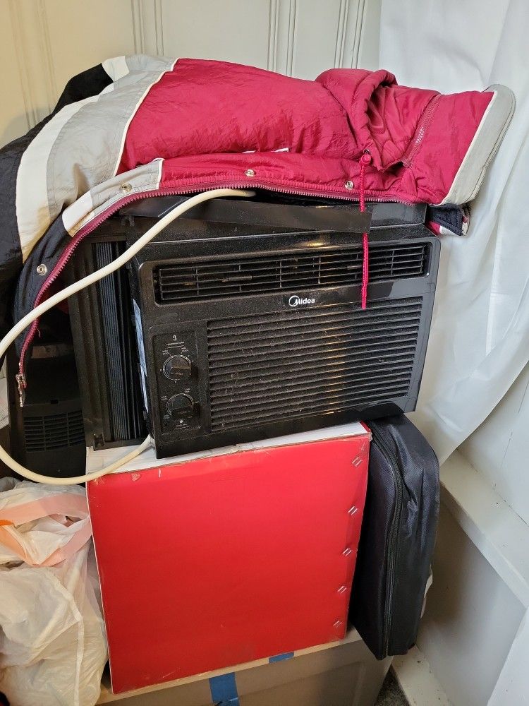 Used AIR CONDITIONER UNITS UNDER A YEAR OLD.