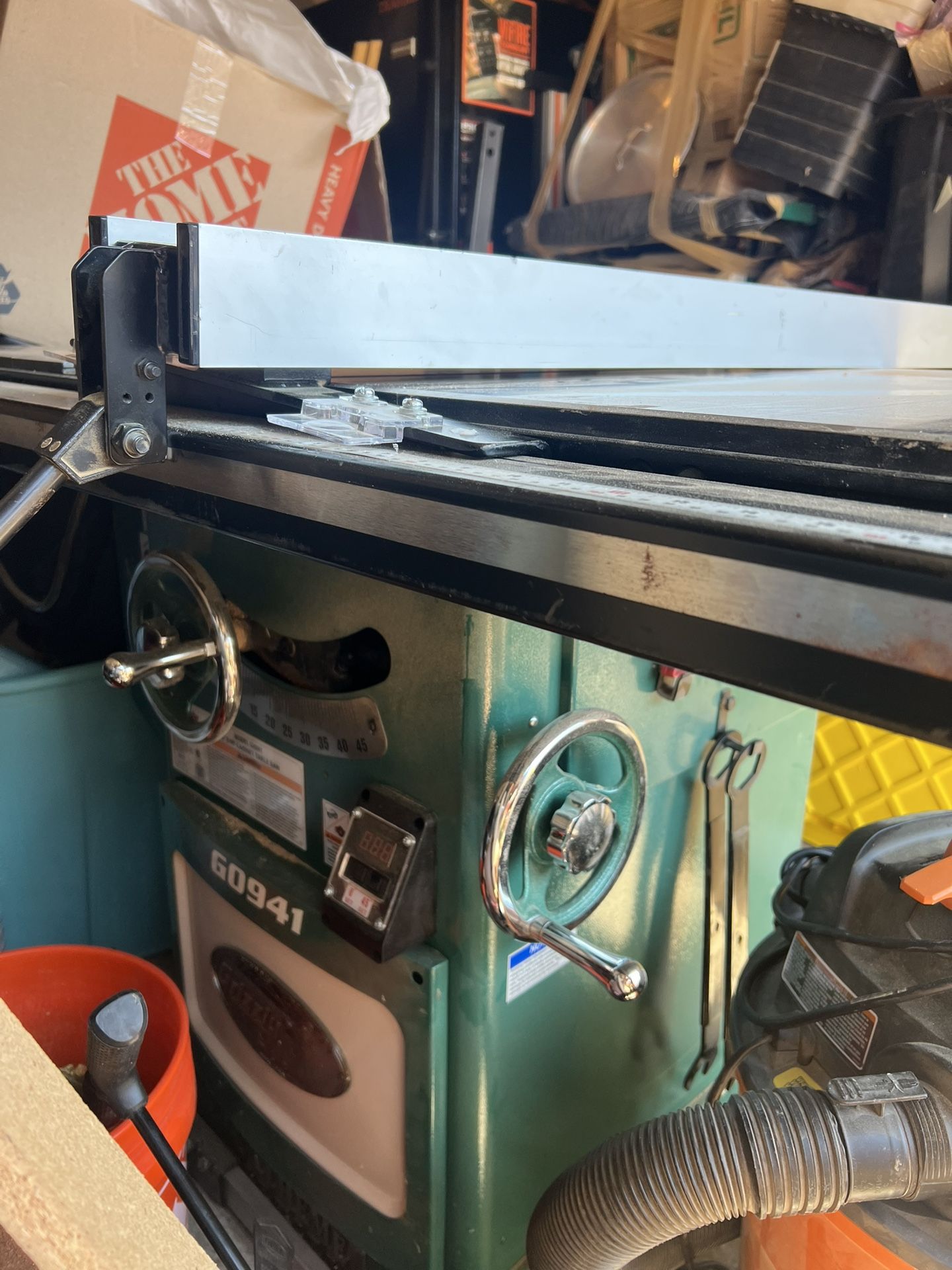 Grizzly G0940 Cabinet Table Saw