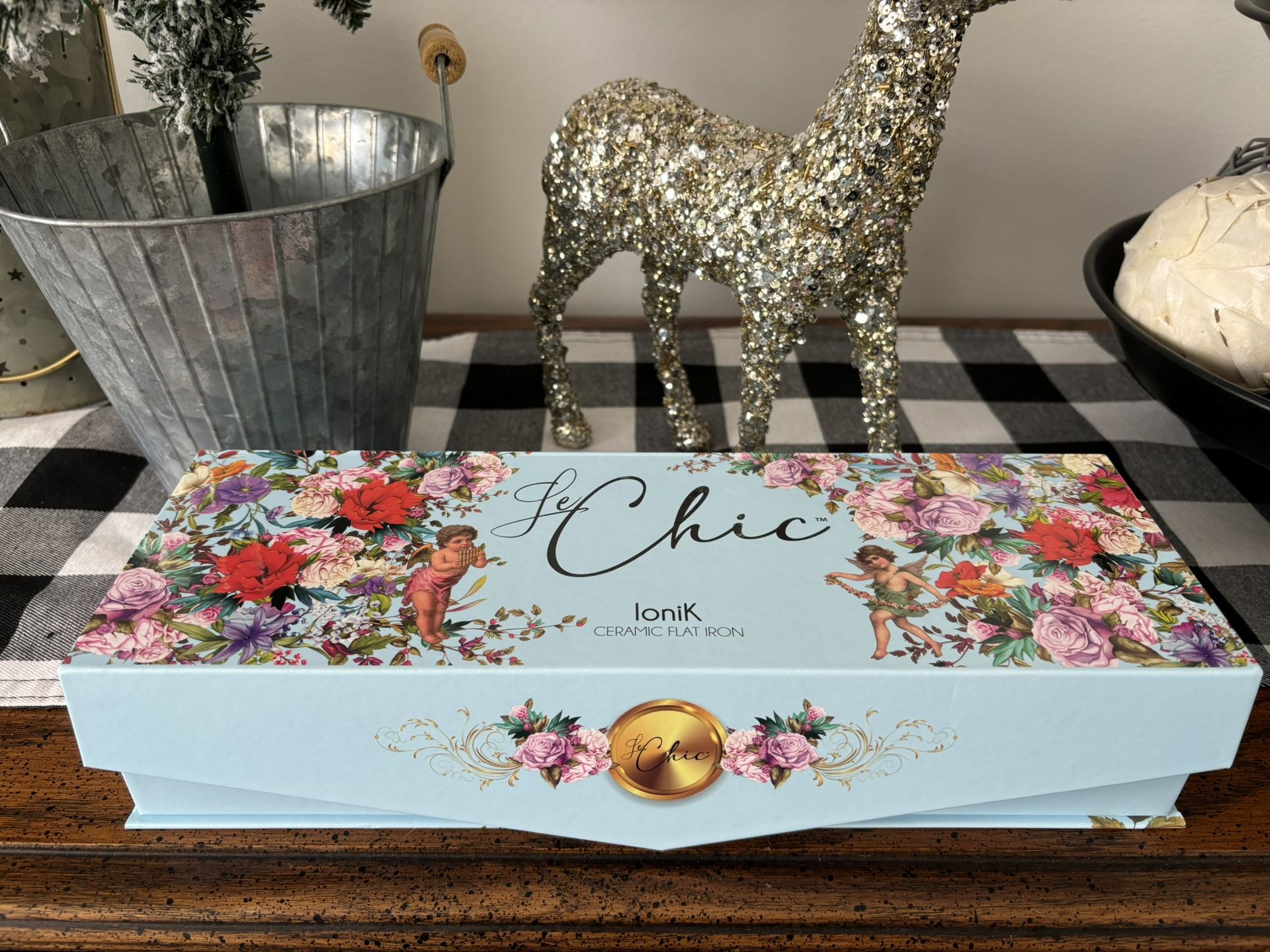 Le Chic Hair Straightener And Curler!