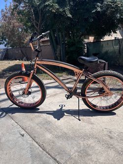 Soul stomper big bike.   Head turner.