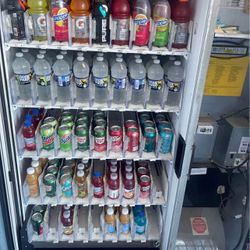Front Glass Display Beverage Vending Machine 