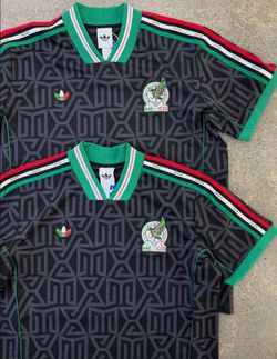 New adidas x Someone Somewhere Mexico Lifestyle Jersey
Black/Carbon