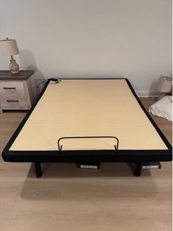 Adjustable electric queen size bedframe