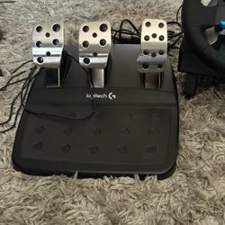 logitech g29 steering wheel and pedals (no shifter)