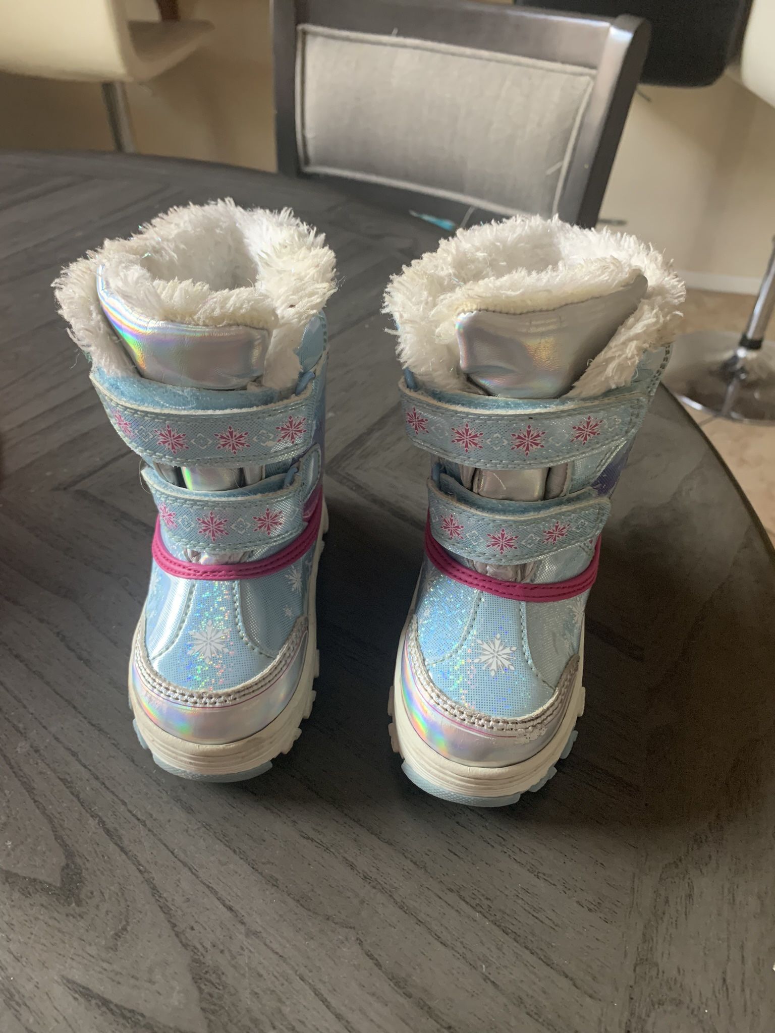 Child’s Snow Boots