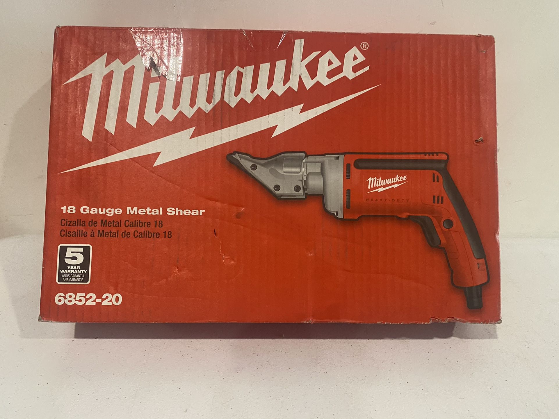 Milwaukee 6.8 Amp 18-Gauge Shear