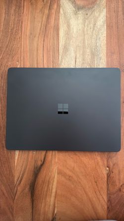 Microsoft Surface Laptop, Windows 11 Copilot+ PC