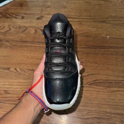 Air Jordan 11 Retro Low Size 6.5y/8W
